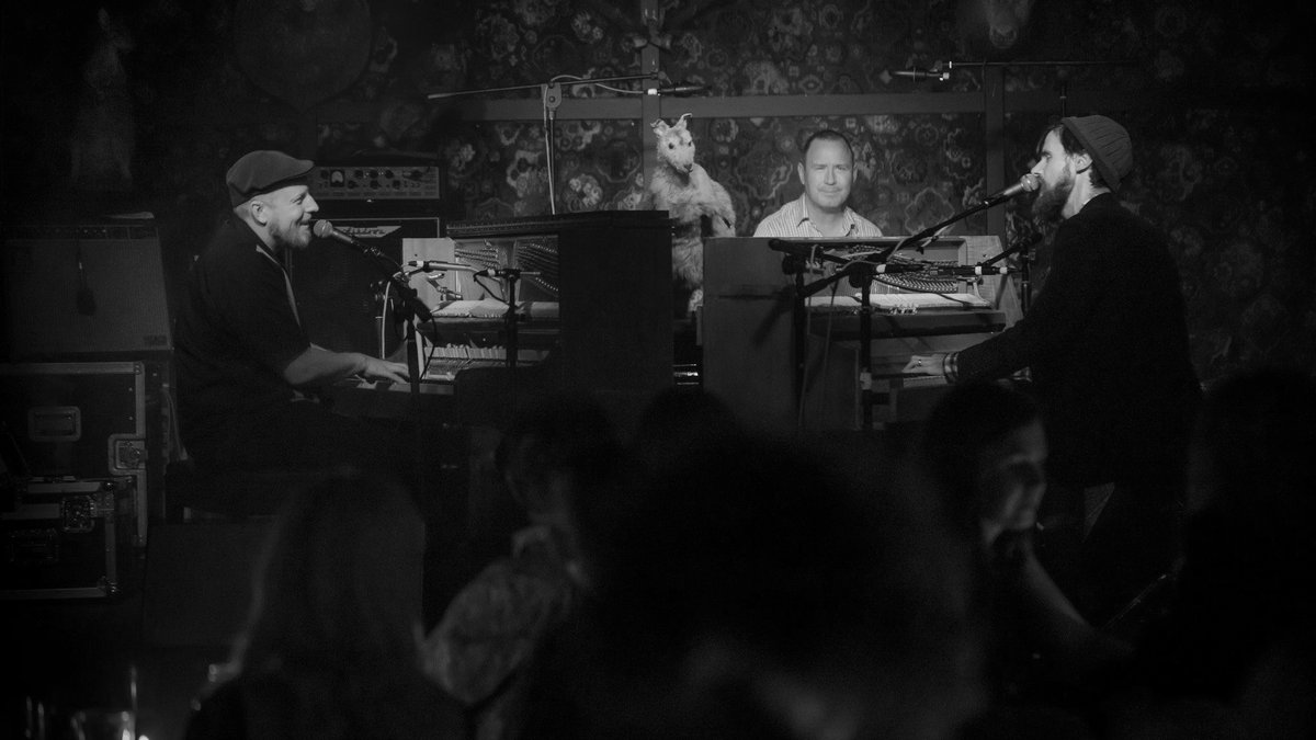 Duelling Pianos 2.jpg